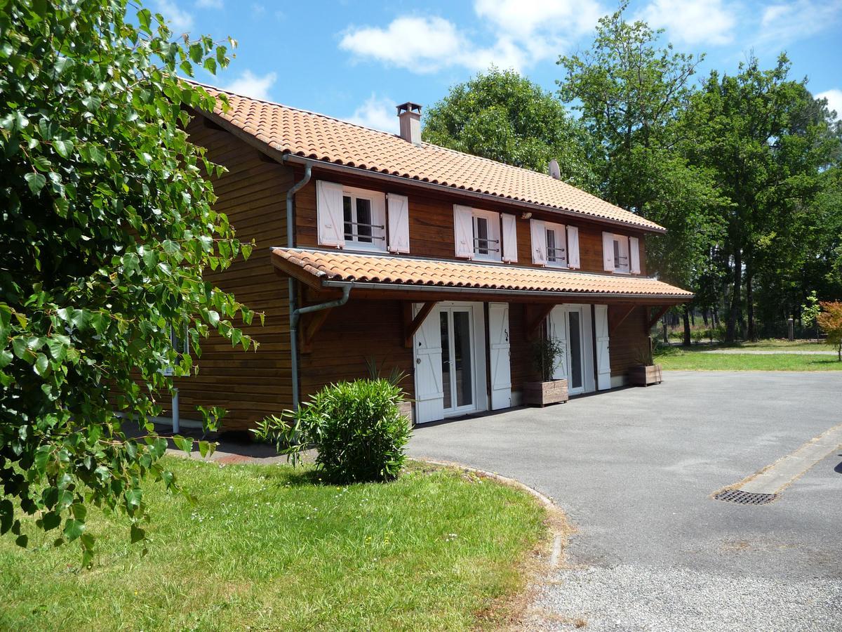 Bed and Breakfast La Grange du Born Sainte-Eulalie-en-Born Exterior foto